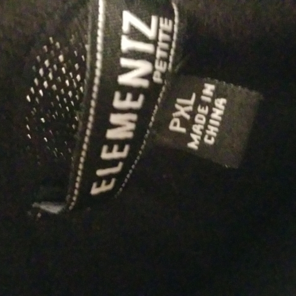 2/$22.00 Petite Size 14 knit top and short set - Picture 3 of 9